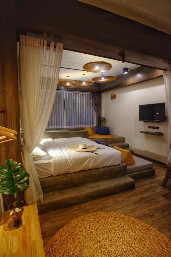 Krung Boutique Hotel Bangkok Exterior photo